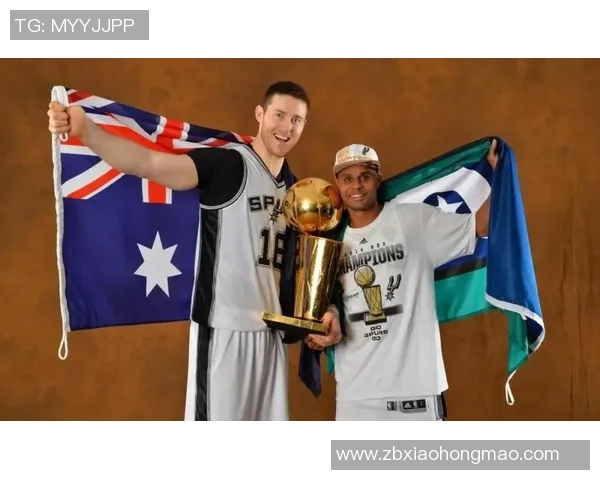 马刺老将吉诺比利退役仪式隆重举行,传奇谢幕引发感动 马刺老将吉诺比利退役仪式隆重举行,传奇谢幕引发感动